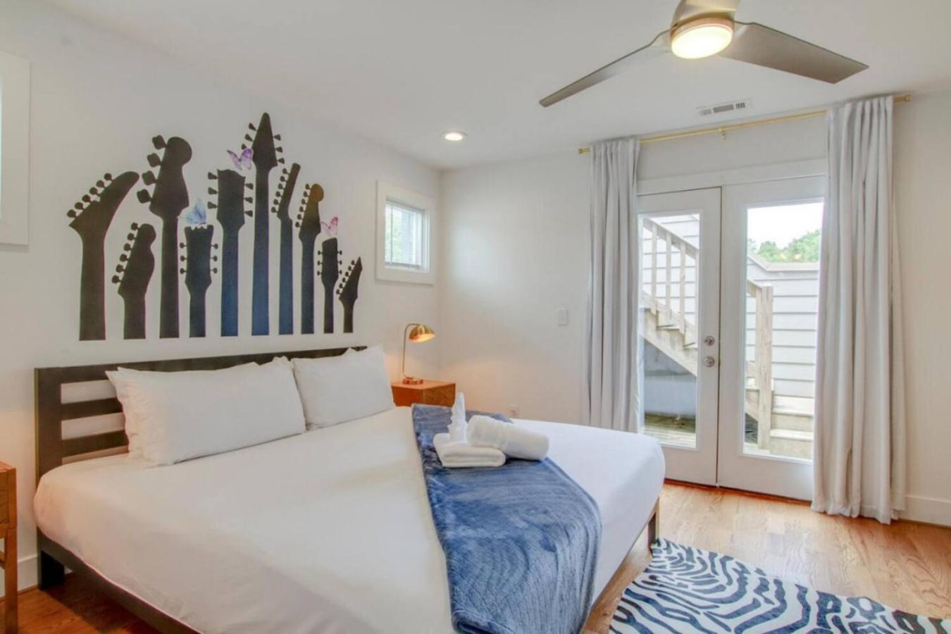 Howdy House New And Trendy With Rooftop Deck Nashville Exterior photo