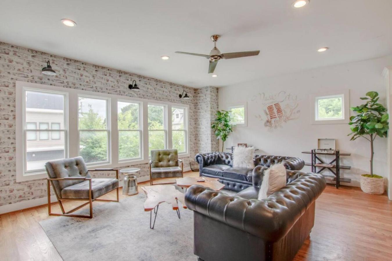Howdy House New And Trendy With Rooftop Deck Nashville Exterior photo